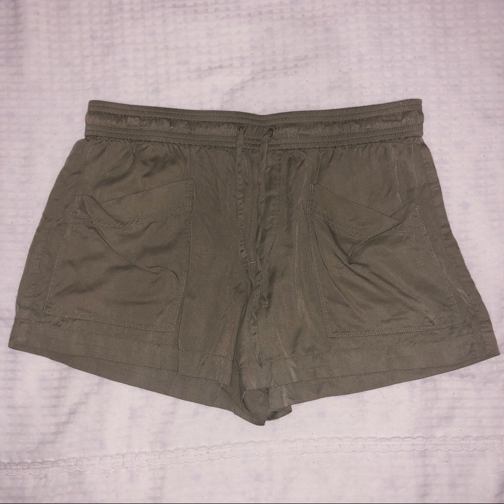 Lou & Grey shorts
